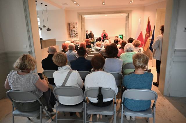 Juta, domy, republika – finał wystawy o Maxie Bahrze