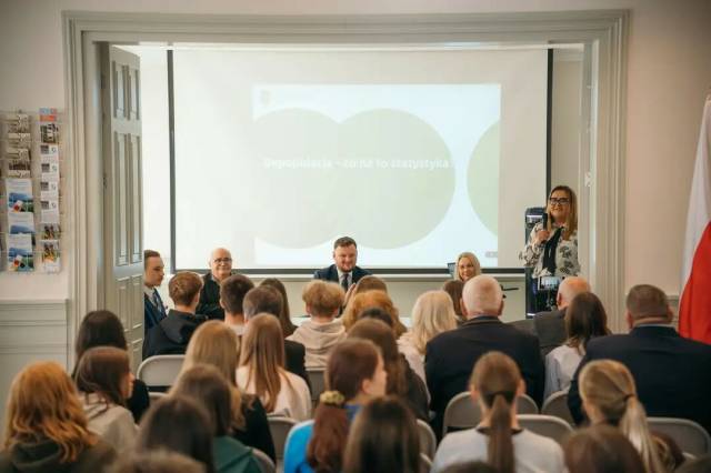 Młodzi dla przyszłości Dębna – debata o depopulacji