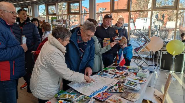 Zusammenarbeit zwischen Debno und Strausberg: Förderung des Erbes und der Attraktionen der Region