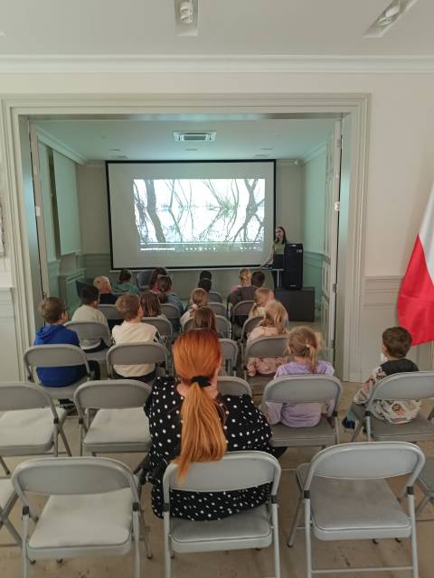 Die Welt der Vögel durch die Linse - Bildungsausstellung für Schüler der Grundschule nr. 1 in Smolnica
