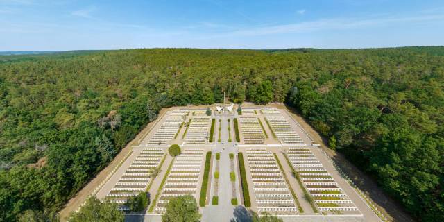  Soldatenfriedhof der 1. polnischen Armee in Stare Łysogórki
