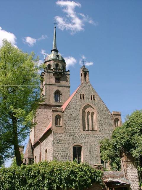 Church and Palace in Lubiechów Górny